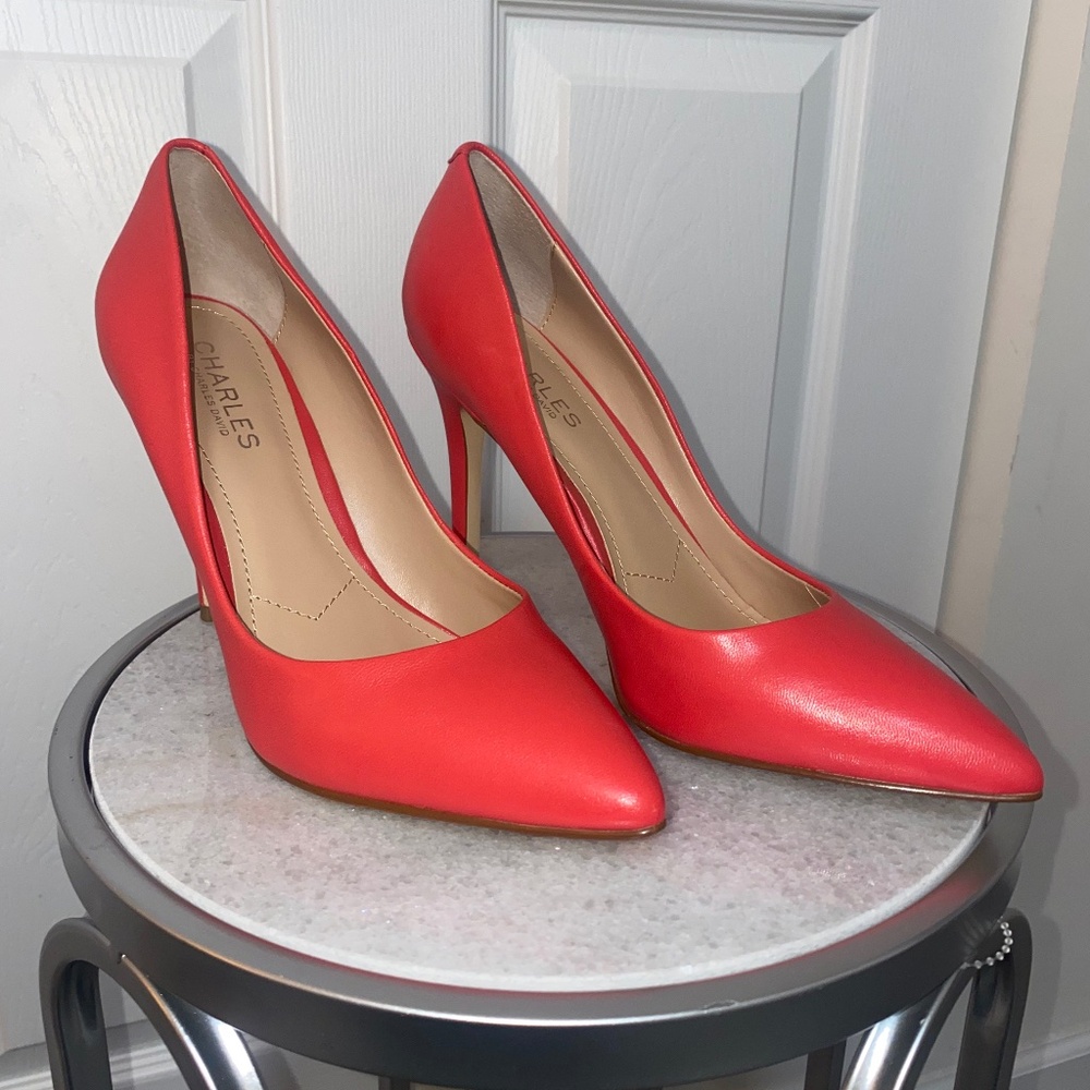 Charles David Coral Red Pump Size 8